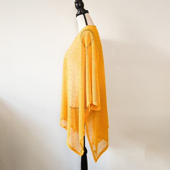 SOLD NWT Mustard Boucle Knit Kimono - Picture 3 of 4